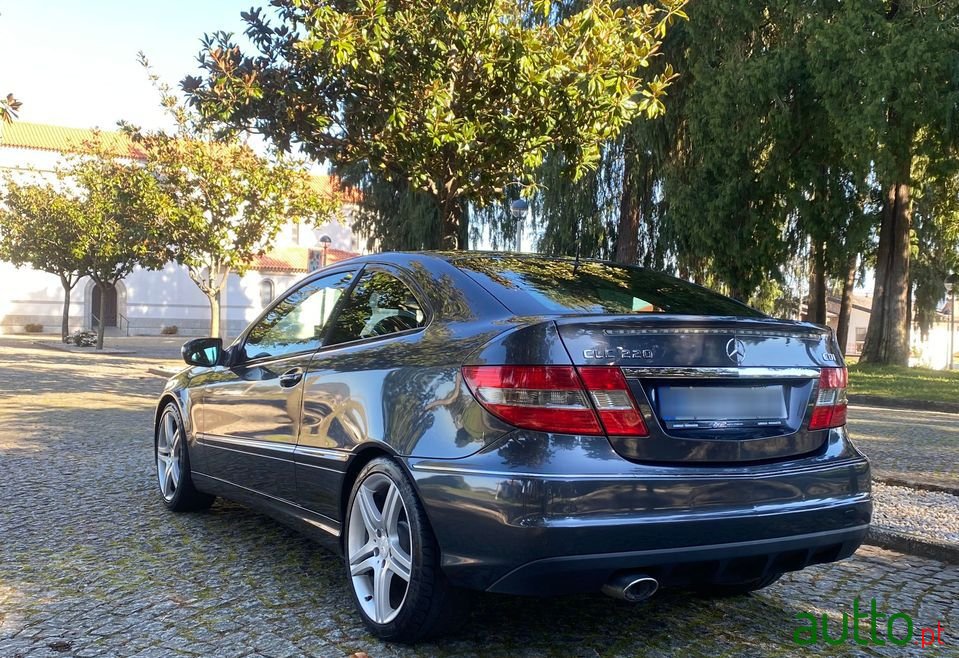 2010' Mercedes-Benz Clc-220 photo #5