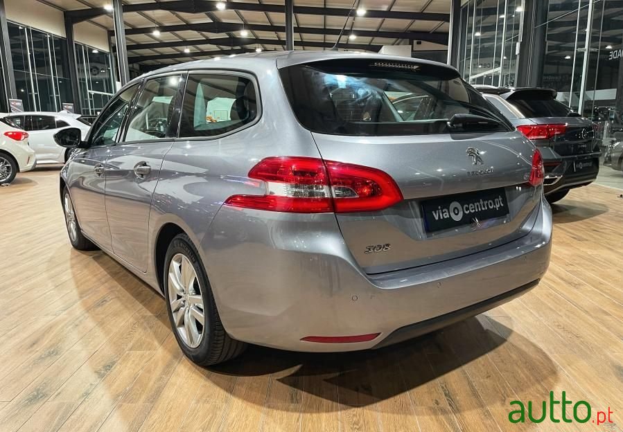 2017' Peugeot 308 Sw photo #5