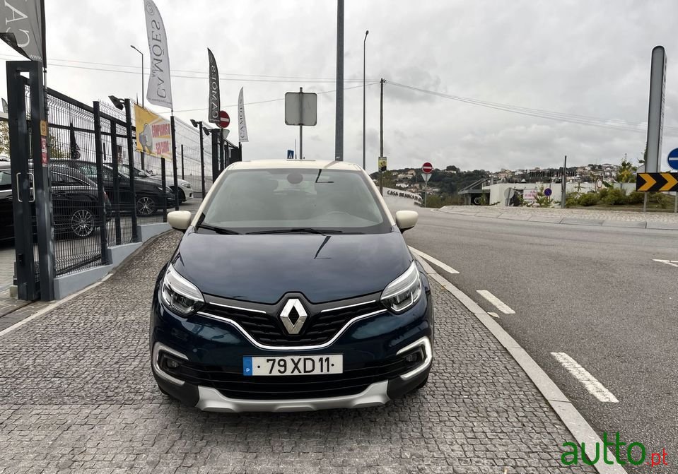 2019' Renault Captur photo #3