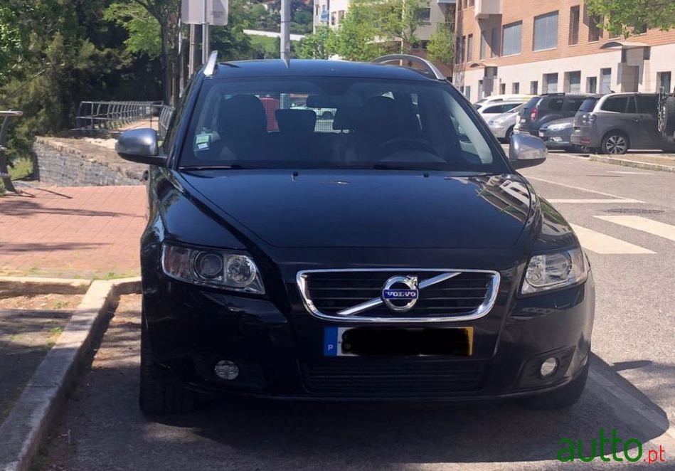 2011' Volvo V50 photo #4