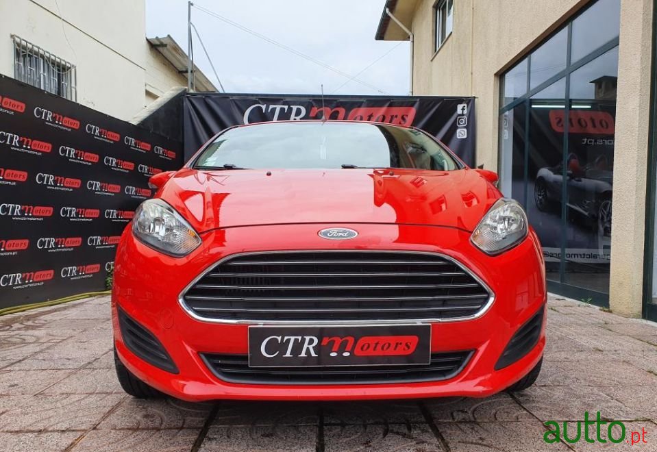 2014' Ford Fiesta photo #2