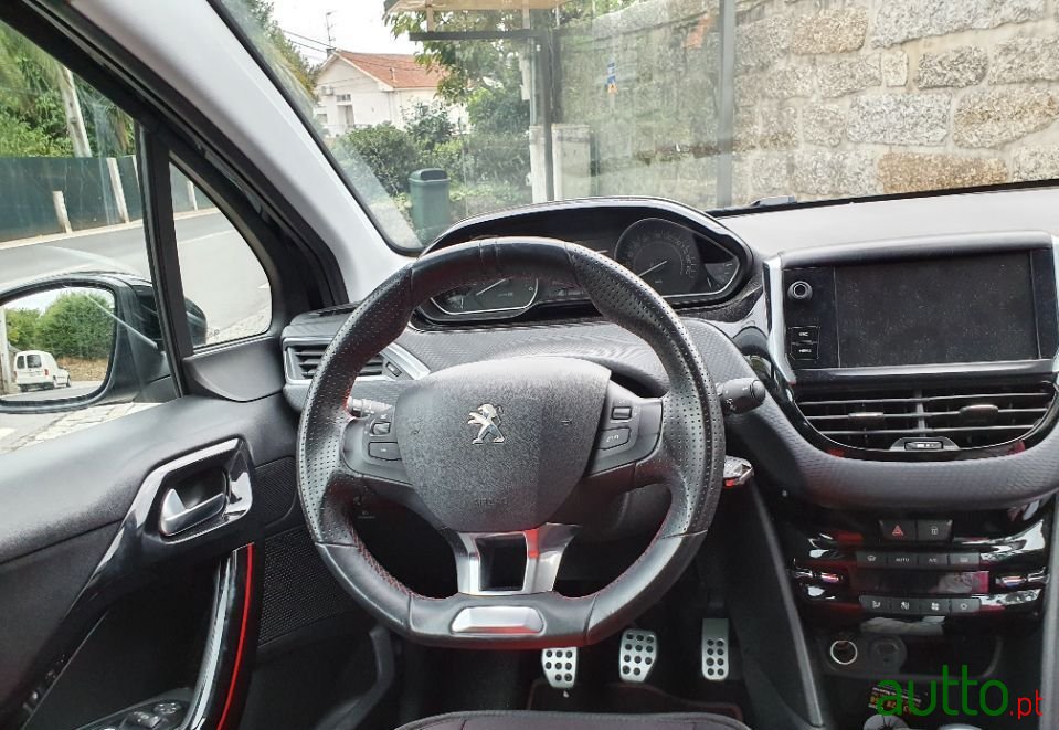 2016' Peugeot 208 photo #6