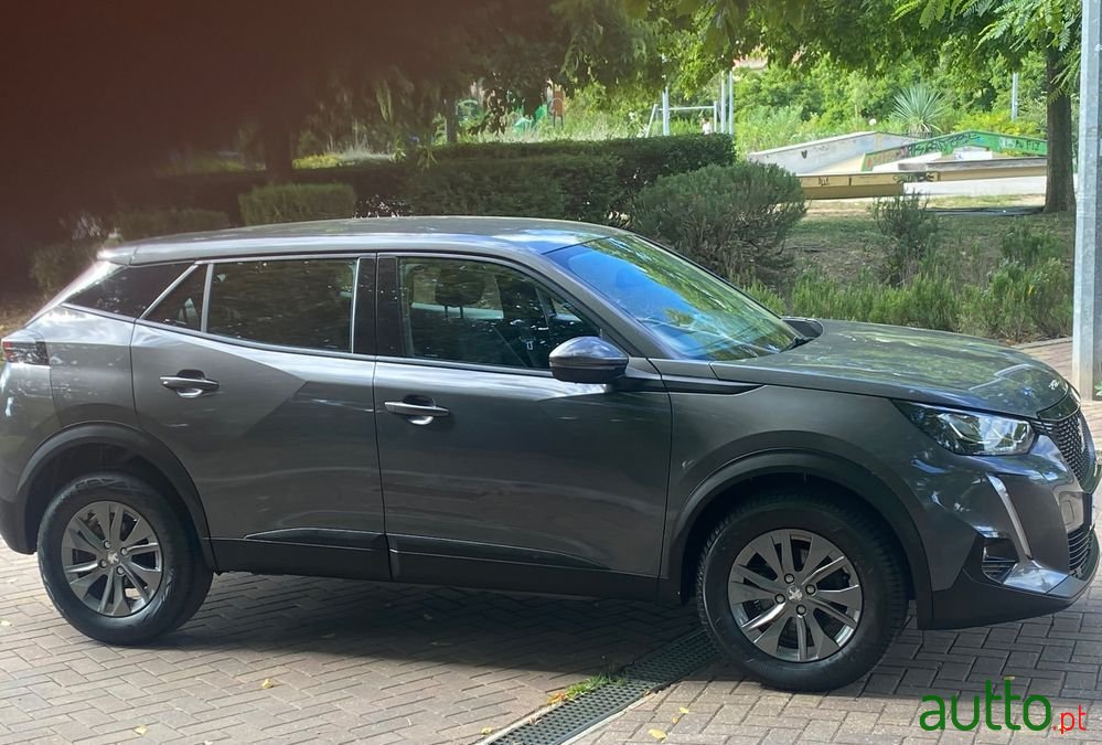 2020' Peugeot 2008 photo #3