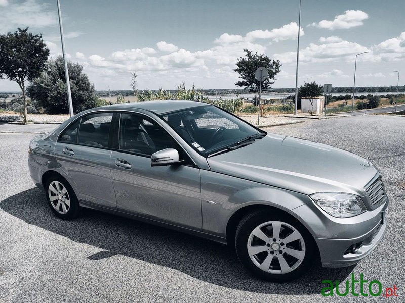 2010' Mercedes-Benz C-220 photo #2