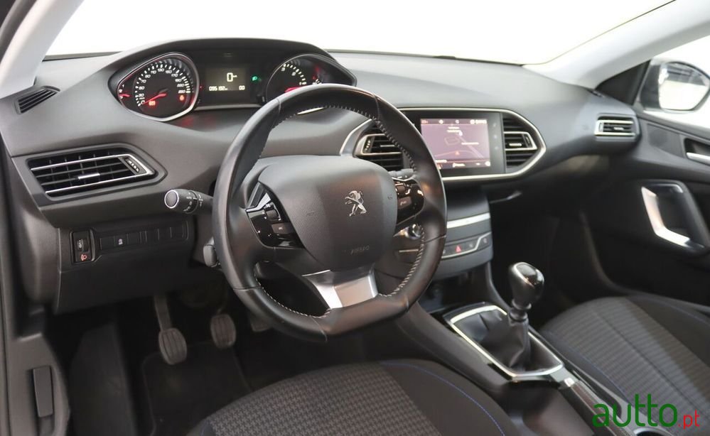 2019' Peugeot 308 Sw photo #3