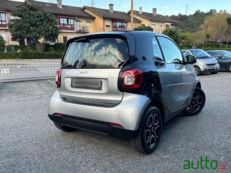 2019' Smart Fortwo photo #4