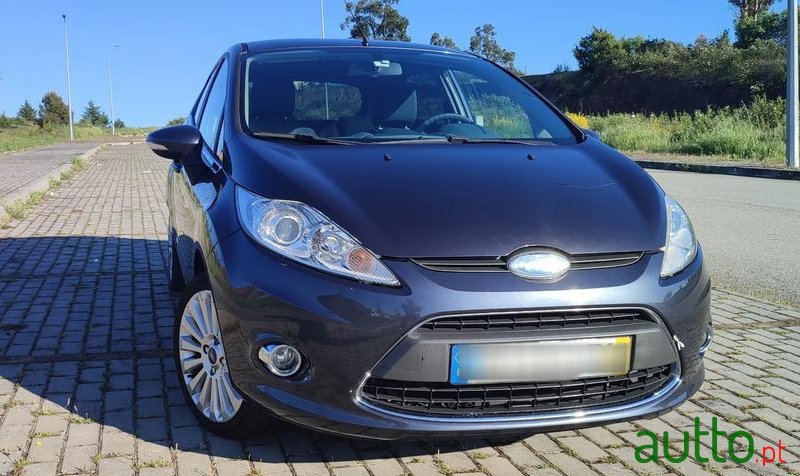 2010' Ford Fiesta 1.25 Titanium photo #1