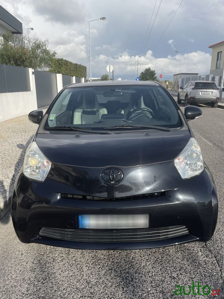 2009' Toyota iQ photo #3