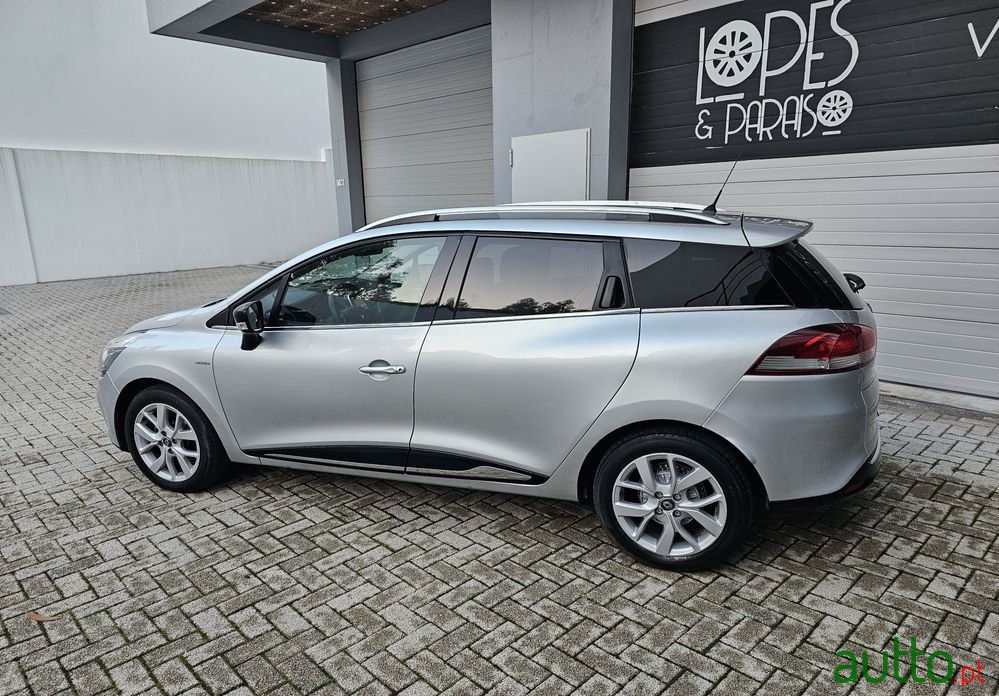 2018' Renault Clio Sport Tourer photo #5