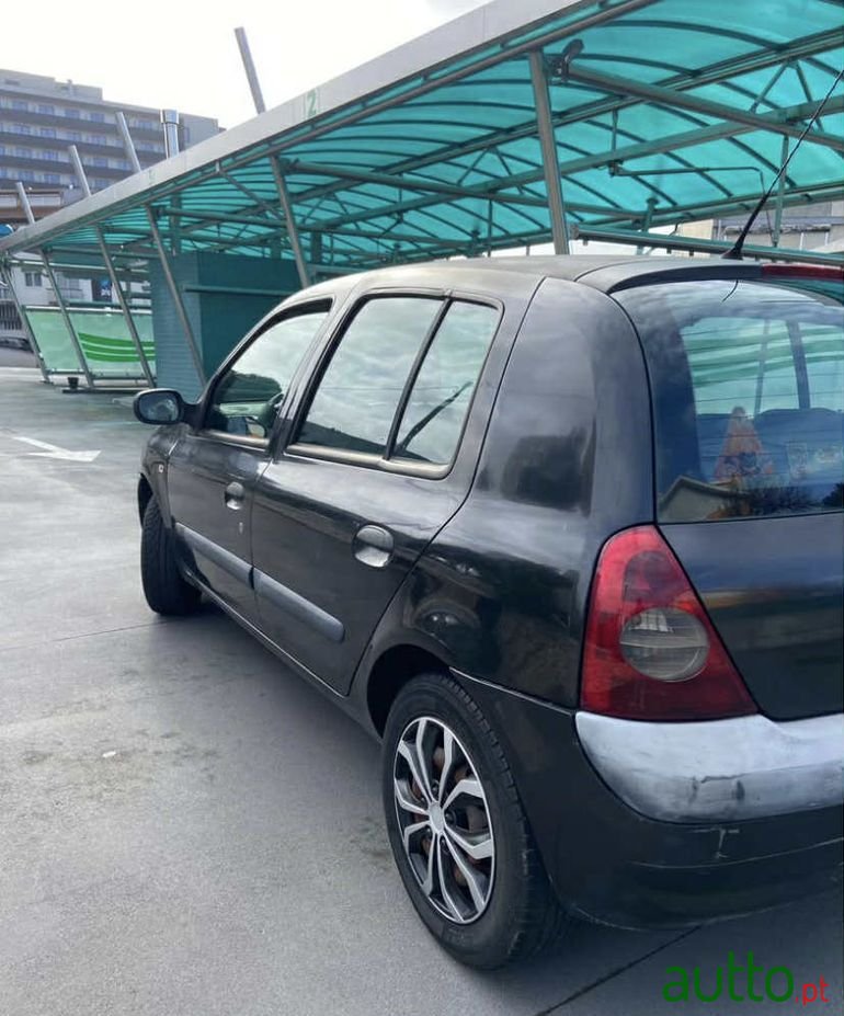 2004' Renault Clio photo #2