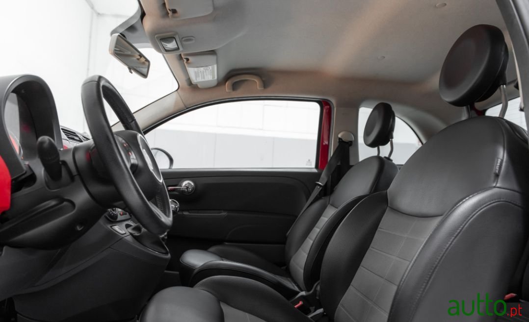 2011' Fiat 500 Sport photo #5