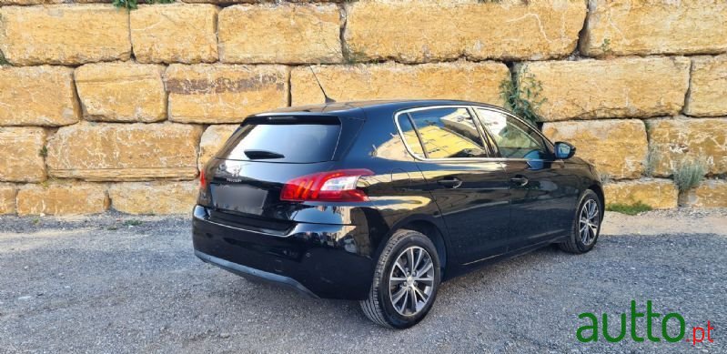 2017' Peugeot 308 photo #2