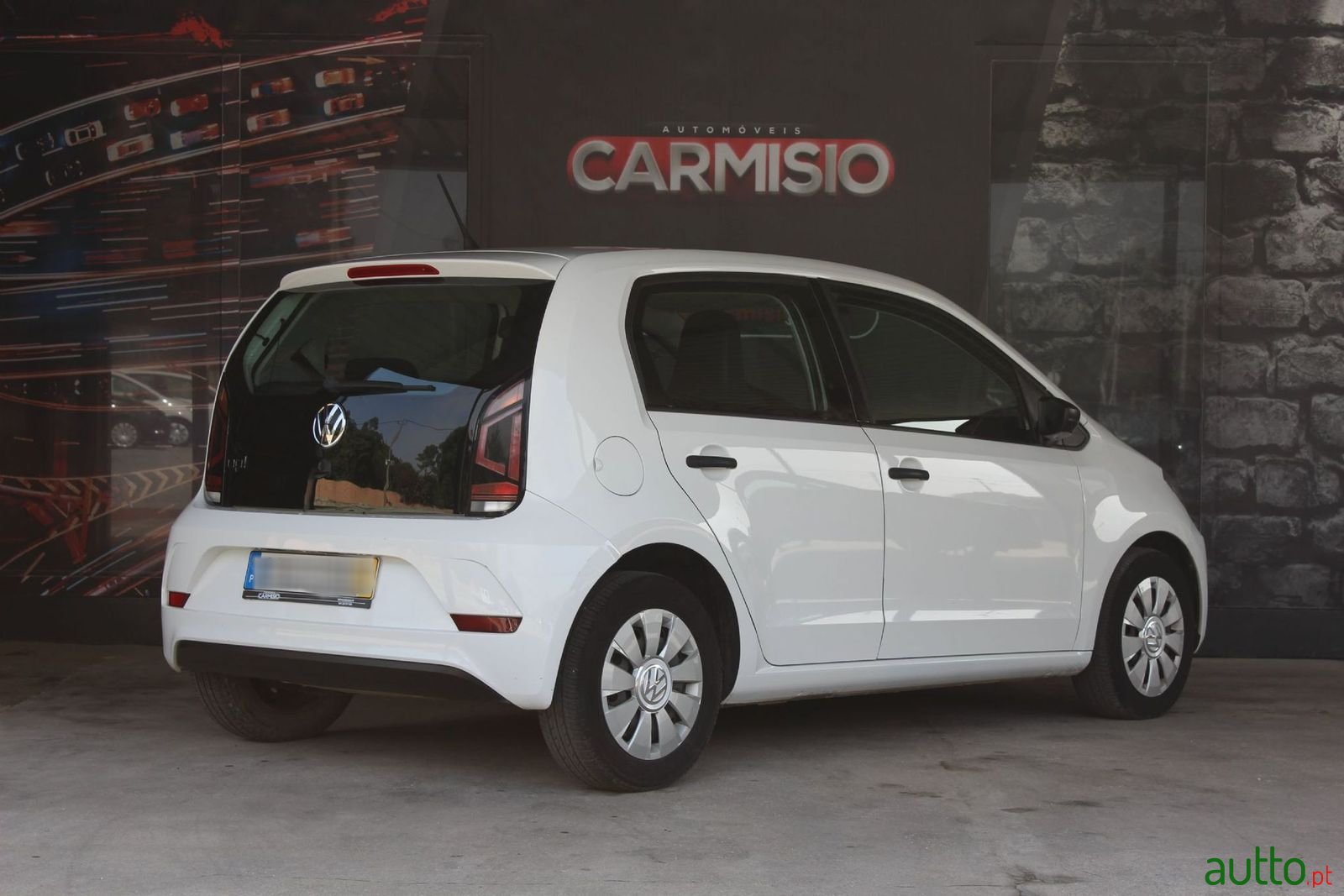 2017' Volkswagen Up photo #3