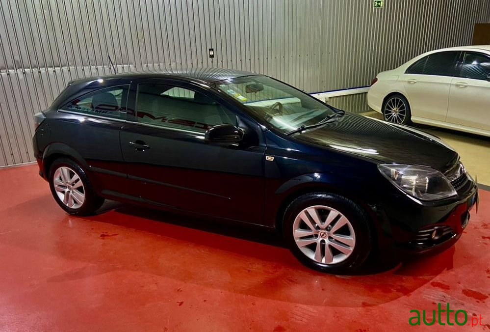 2008' Opel Astra Gtc photo #4