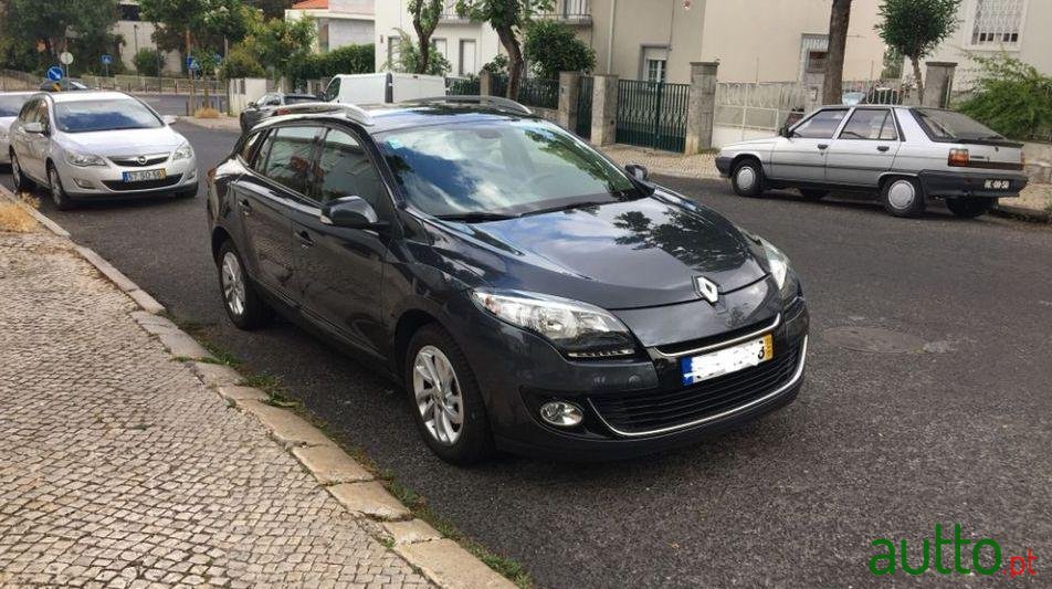 2013' Renault Megane Sport Tourer photo #3
