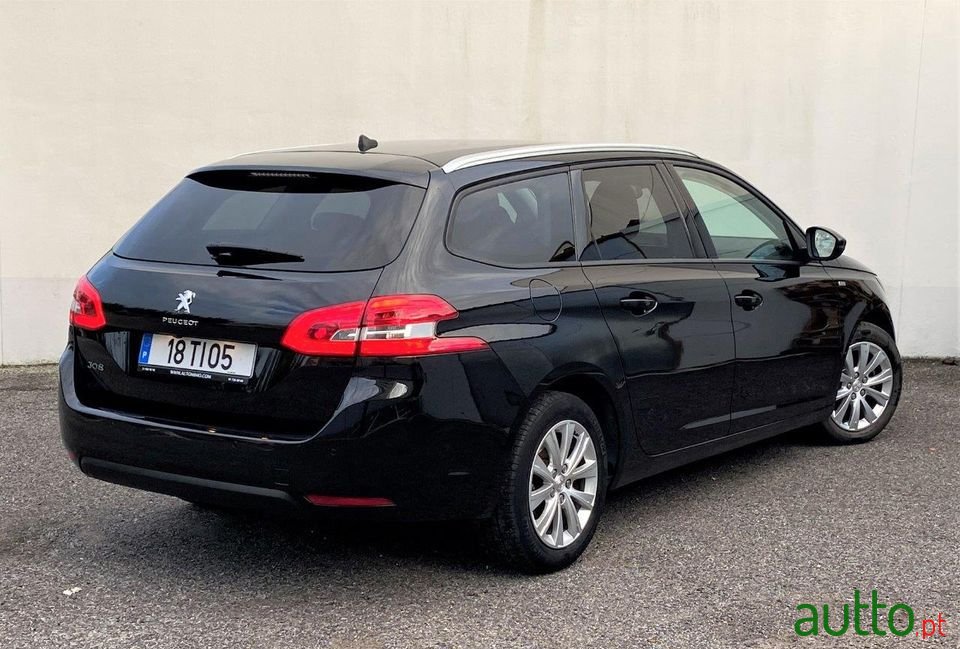 2017' Peugeot 308 Sw photo #2