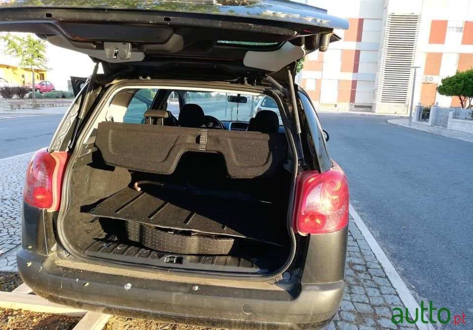 2008' Peugeot 207 Sw photo #5