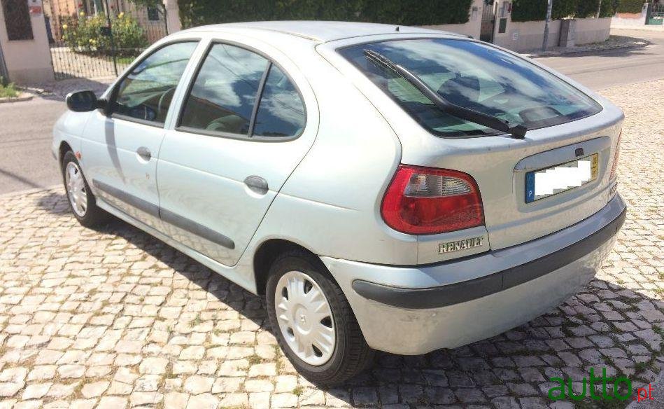2000' Renault Laguna photo #2