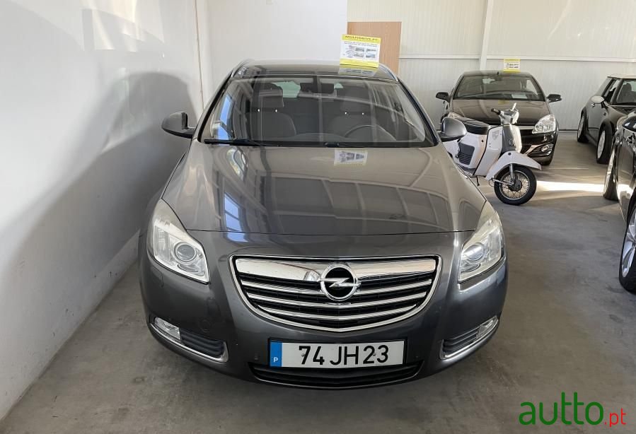 2010' Opel Insignia Sports Tourer photo #4