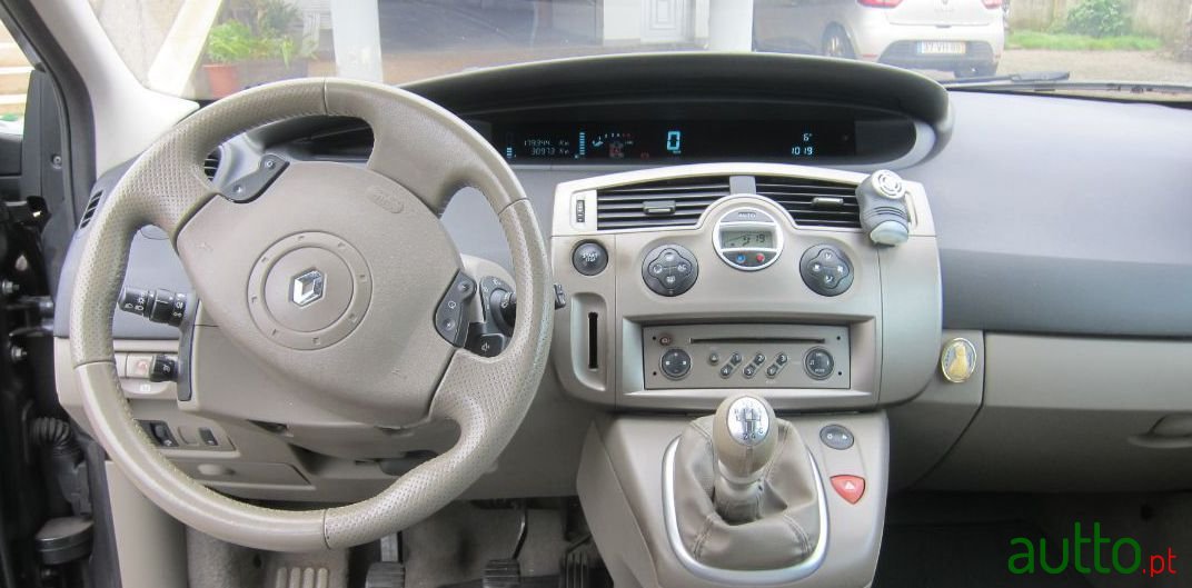 2006' Renault Scenic photo #4