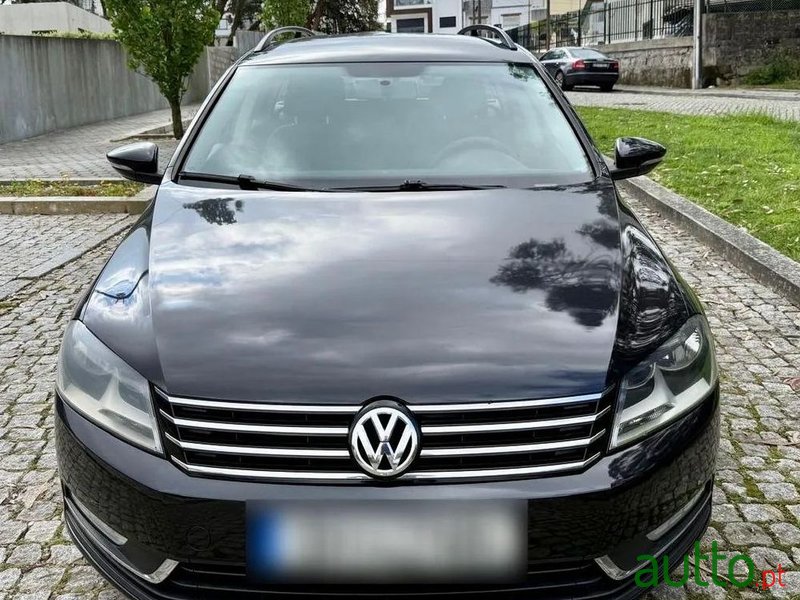 2011' Volkswagen Passat Variant photo #4
