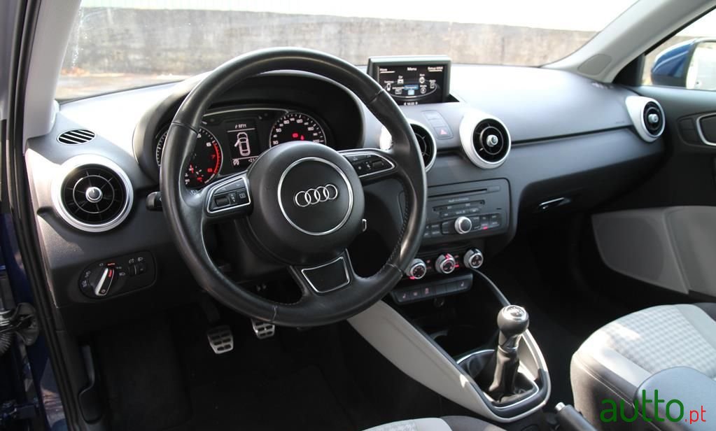 2014' Audi A1 Sport photo #4