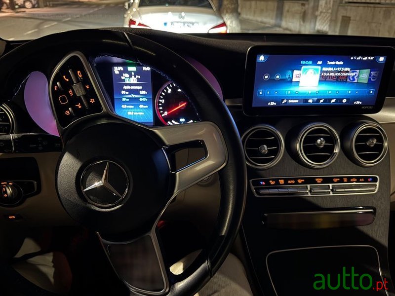2021' Mercedes-Benz Classe Glc De 4Matic photo #2