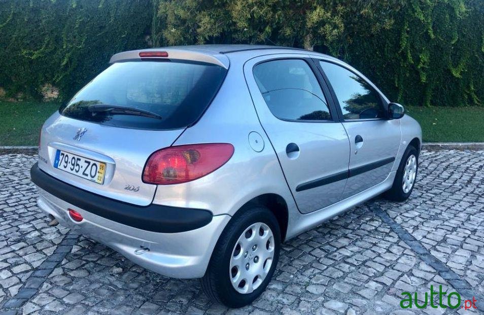 2005' Peugeot 206 1.1 60Cv photo #3