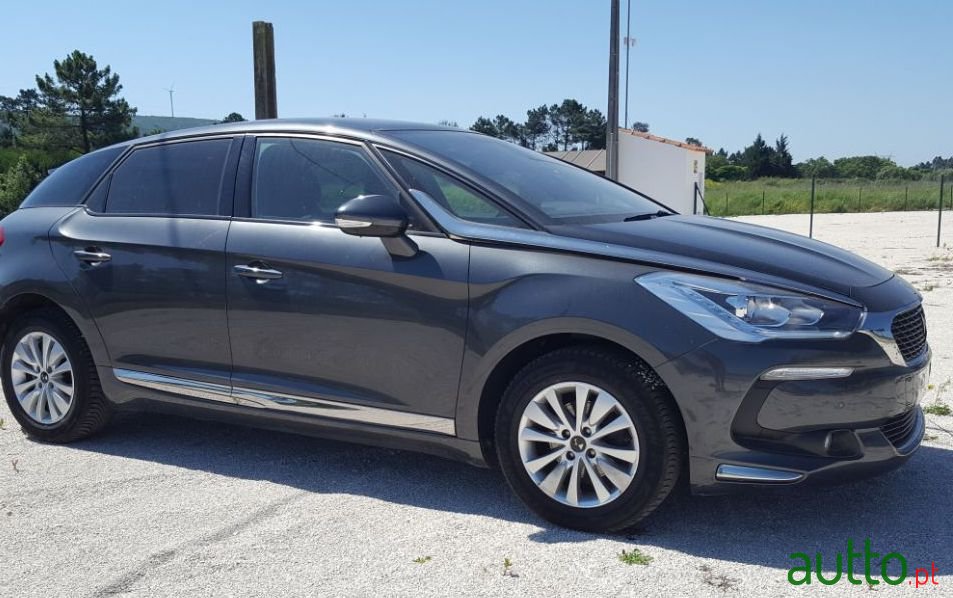 2015' DS Automobiles Ds5 Executive photo #1