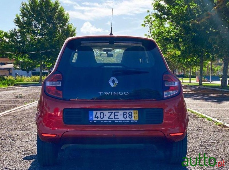 2015' Renault Twingo photo #2