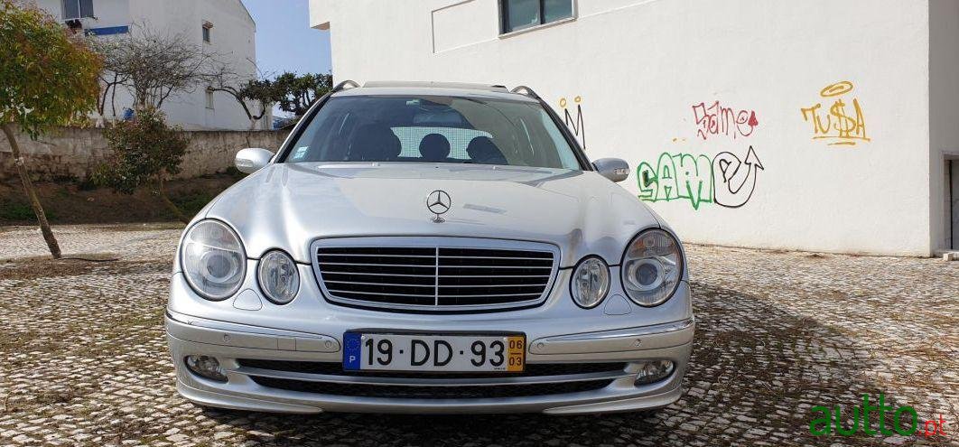 2006' Mercedes-Benz E-220 Avantgarde Automática photo #3