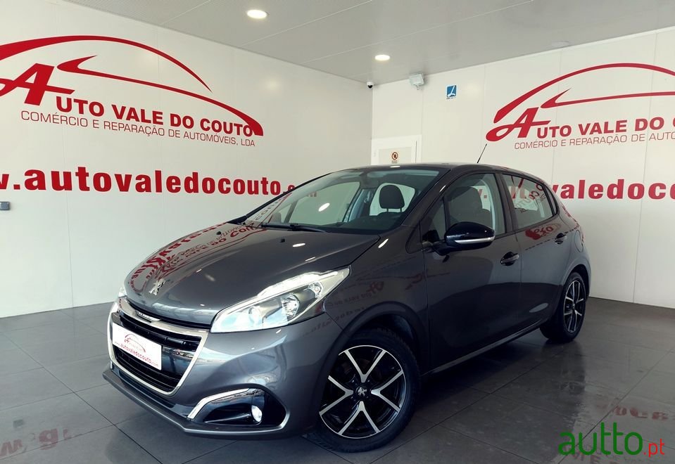 2019' Peugeot 208 photo #3