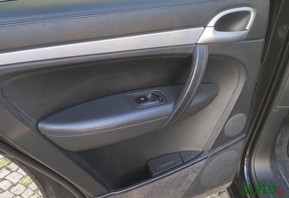 2007' Porsche Cayenne Tiptronic photo #6