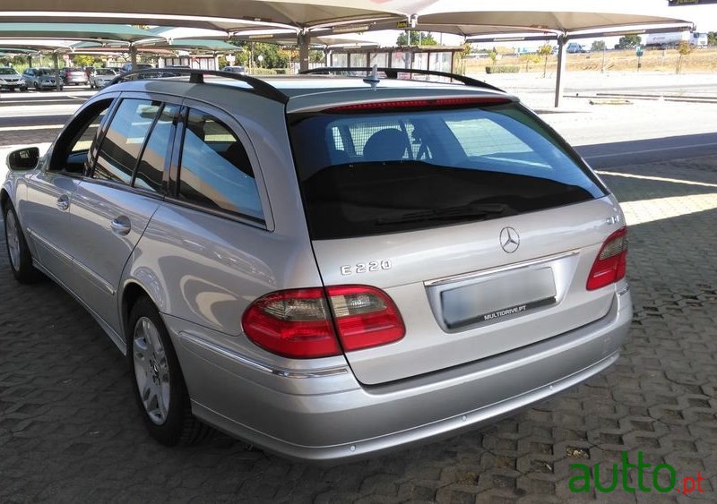 2006' Mercedes-Benz Classe E photo #3