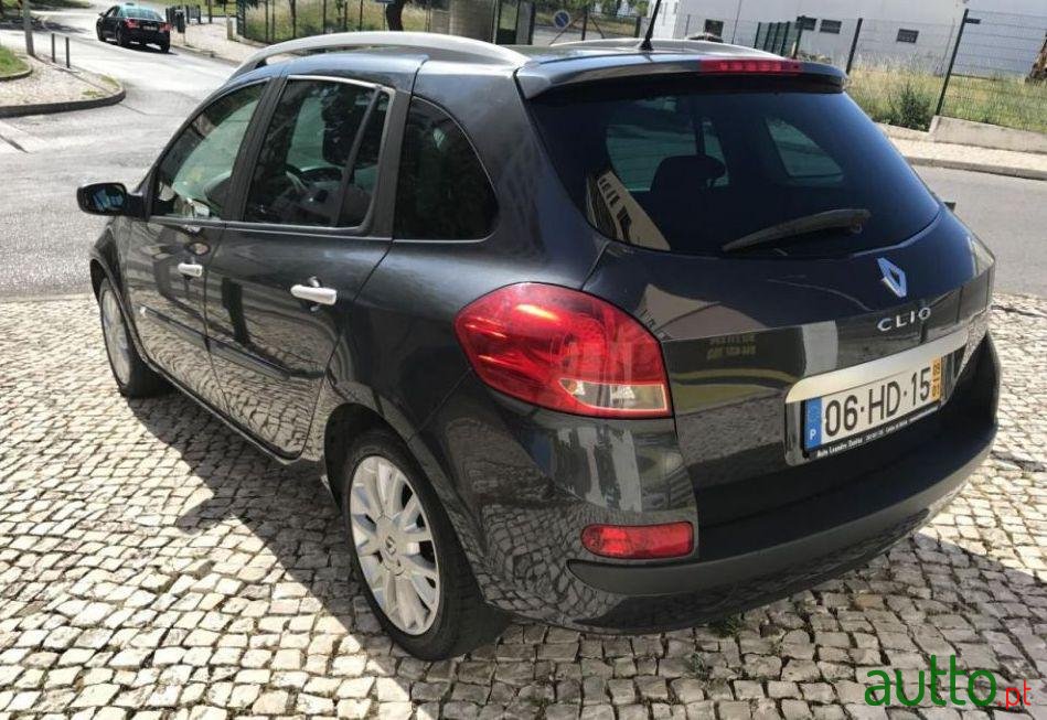 2009' Renault Clio Break photo #1