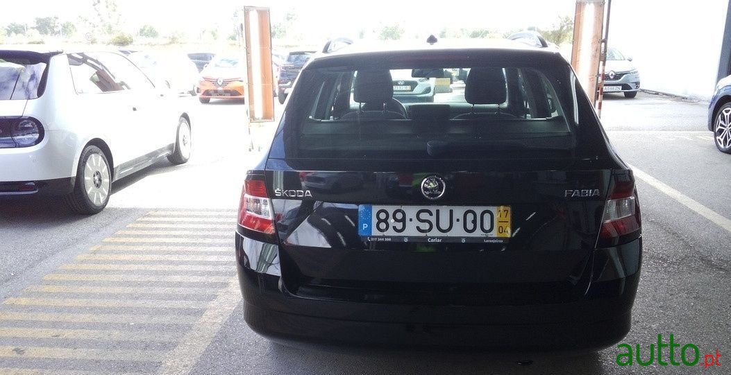 2017' Skoda Fabia Break photo #4