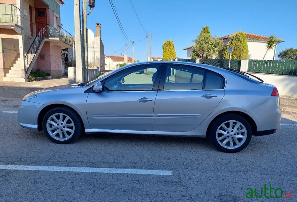 2007' Renault Laguna photo #3