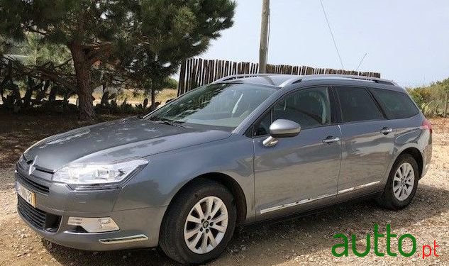 2013' Citroen C5 Tourer photo #1