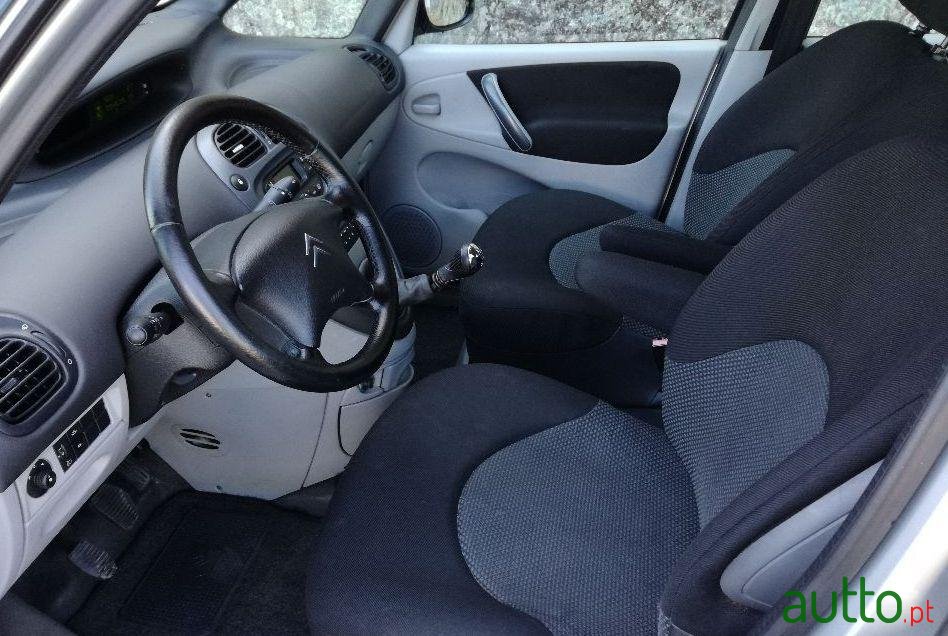 2005' Citroen Xsara Picasso photo #3