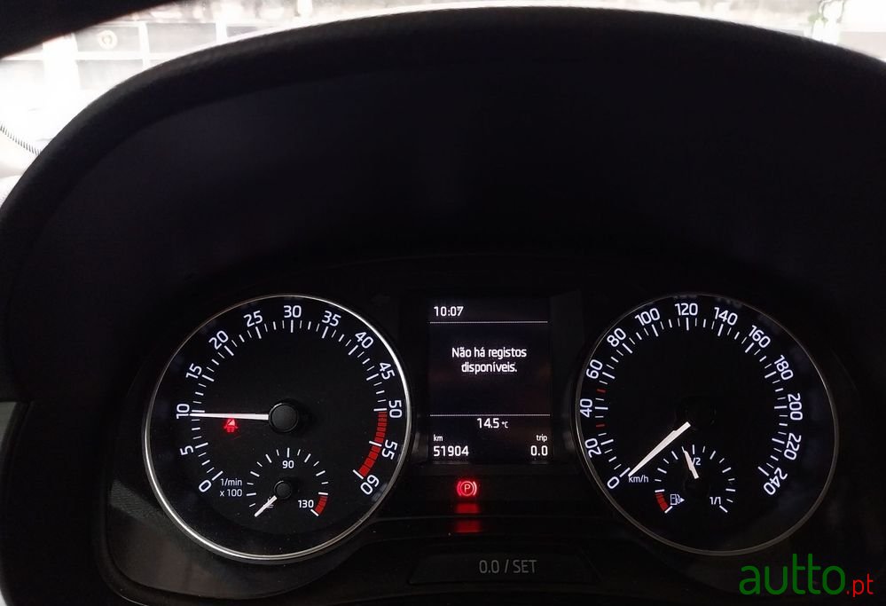 2015' Skoda Fabia Break photo #6