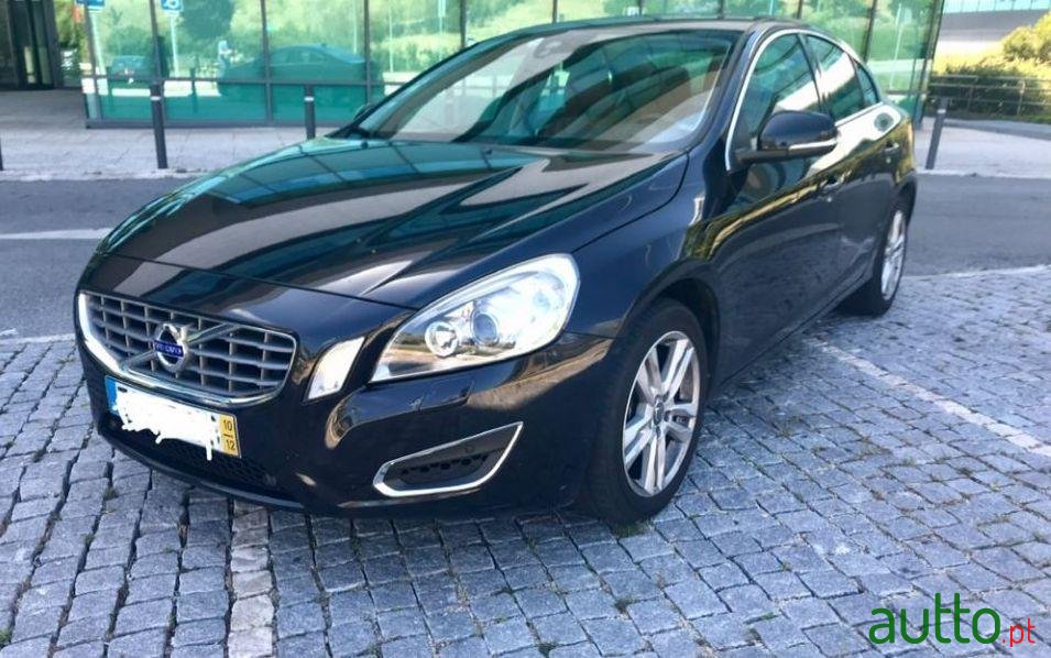 2010' Volvo S60 D3 Summum photo #2
