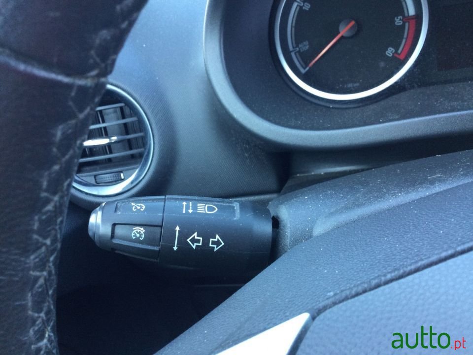 2012' Opel Corsa photo #4