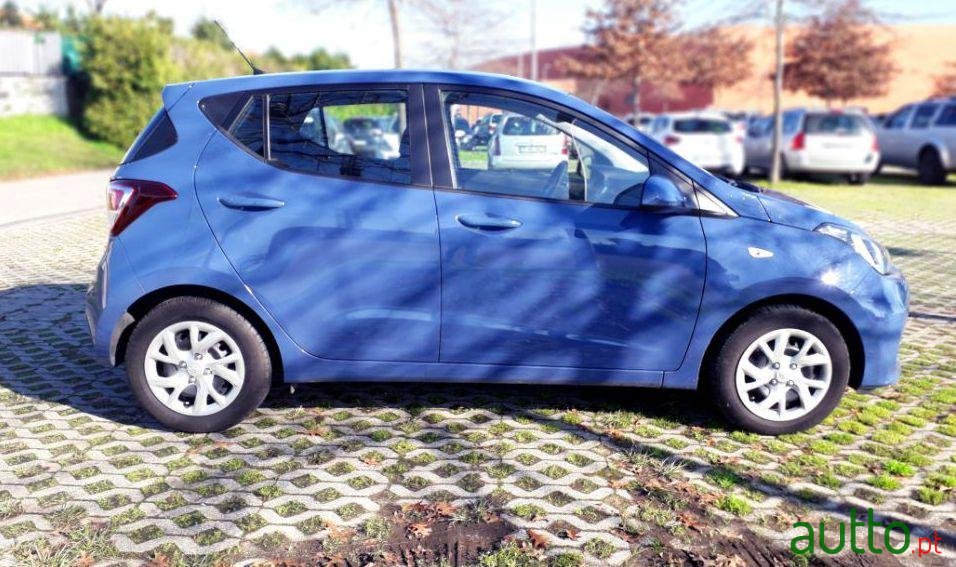 2017' Hyundai i10 photo #1