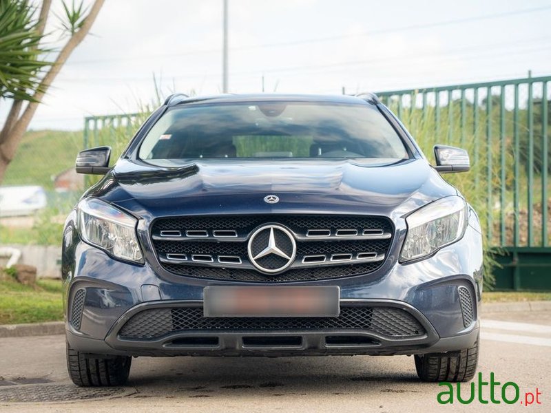 2018' Mercedes-Benz Classe Gla D Style photo #3