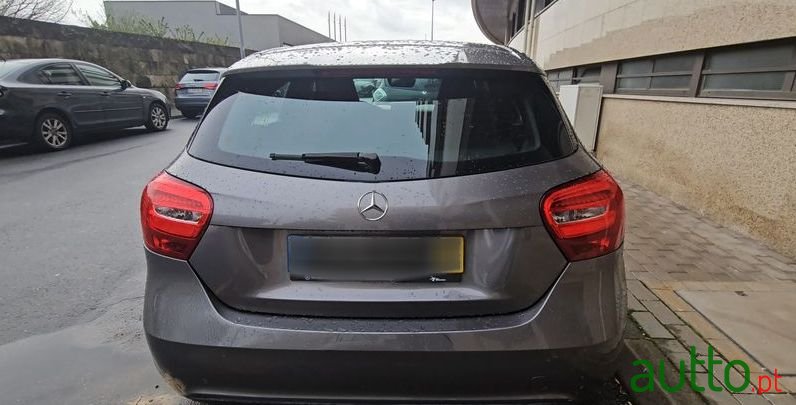 2017' Mercedes-Benz A 180 D Style photo #3