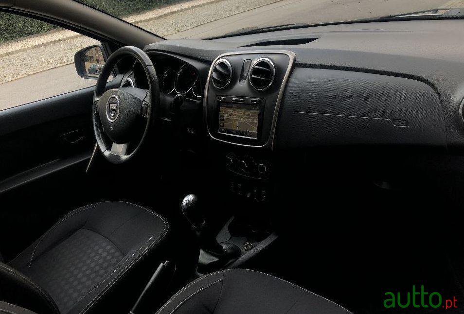 2013' Dacia Logan Mcv photo #3