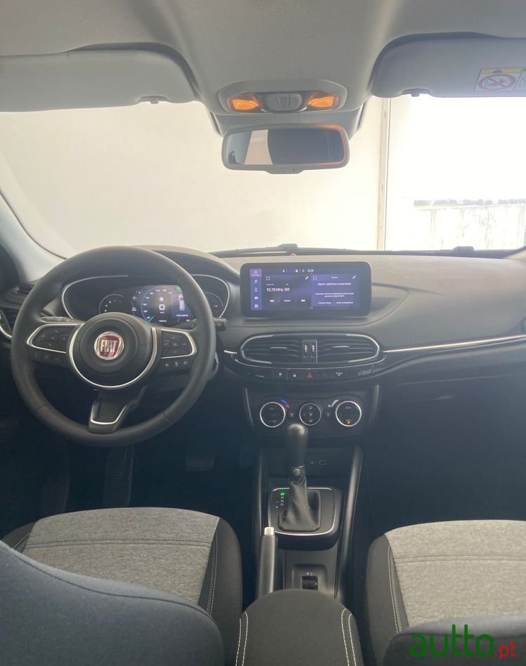 2022' Fiat Tipo Station Wagon Cross photo #5