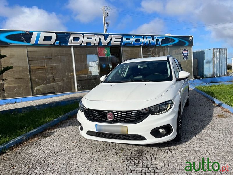 2018' Fiat Tipo Station Wagon photo #2