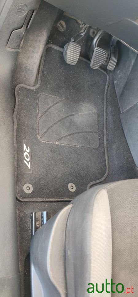 2008' Peugeot 207 1.4 Hdi Trendy photo #3