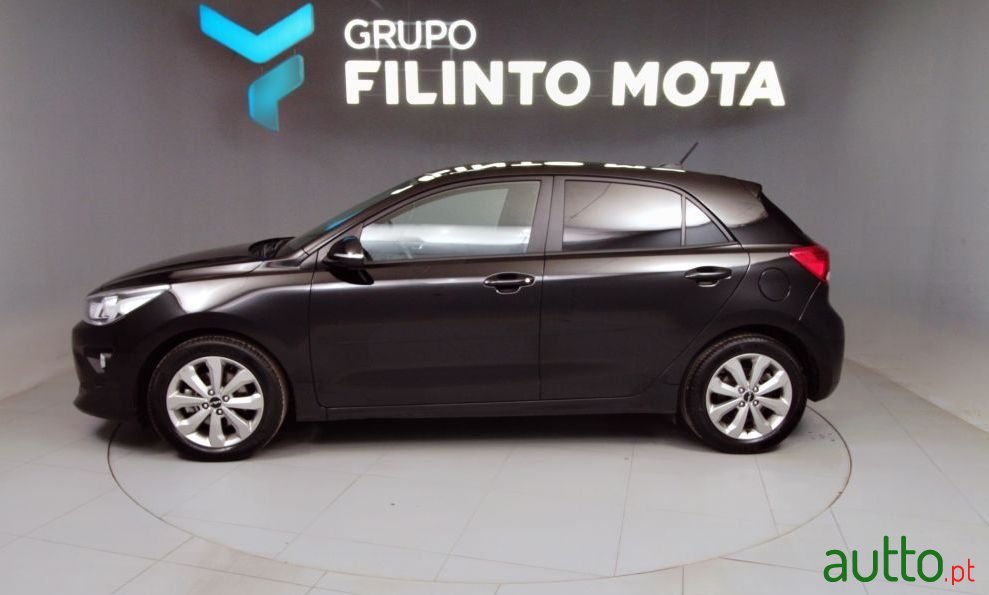 2023' Kia Rio photo #5